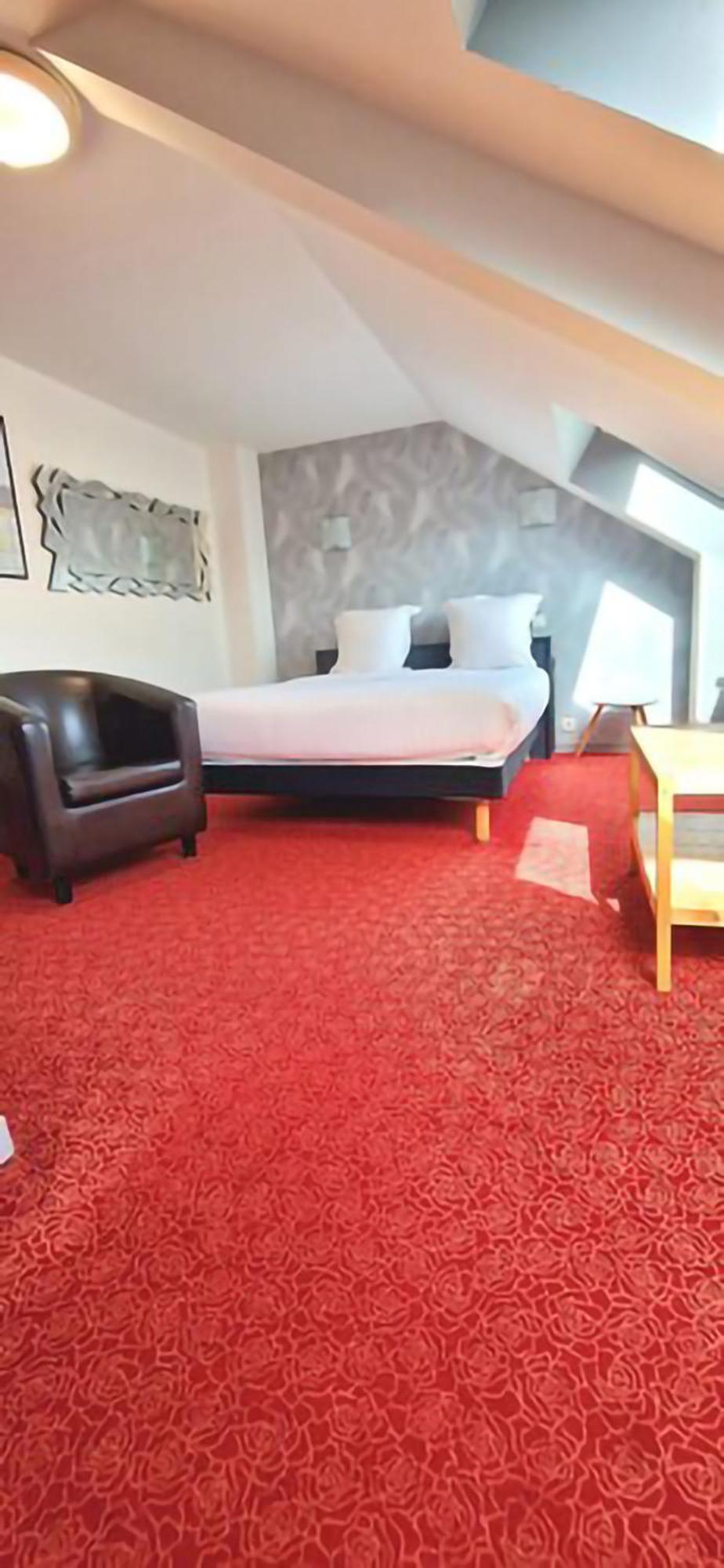 Brit Hotel Essentiel Pontivy Robic מראה חיצוני תמונה